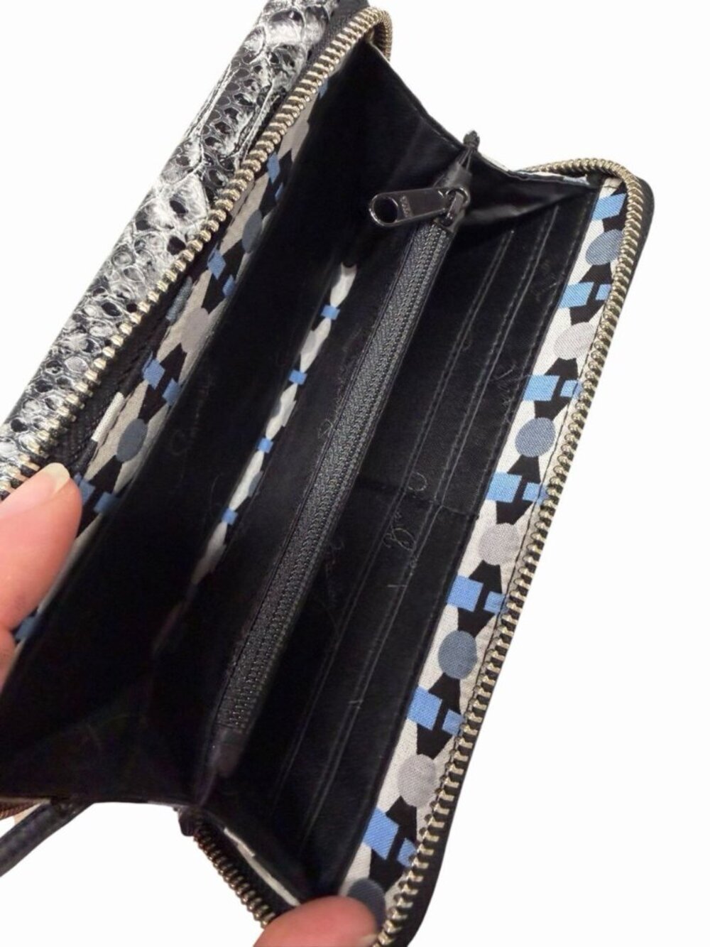 Vera Bradley Black Snakeskin Women's Wristlet Wallet Zip & Snap Closure - Picture 7 of 8
